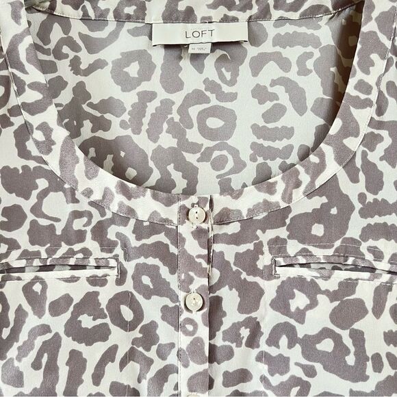 Loft Cream And Greig Leopard Print Elastic Bottom Short Sleeve Blouse Size M - Picture 4 of 10